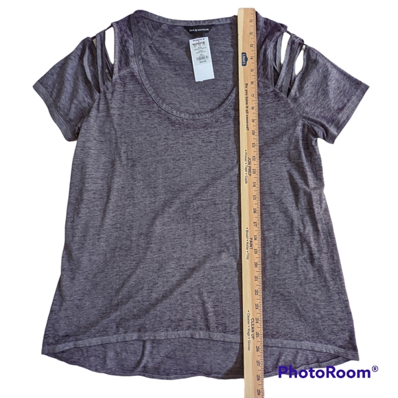 Rock & Republic Top Womens Sz L Frost Gray Cutout Scoop Neck Tee NWT - Picture 4 of 9